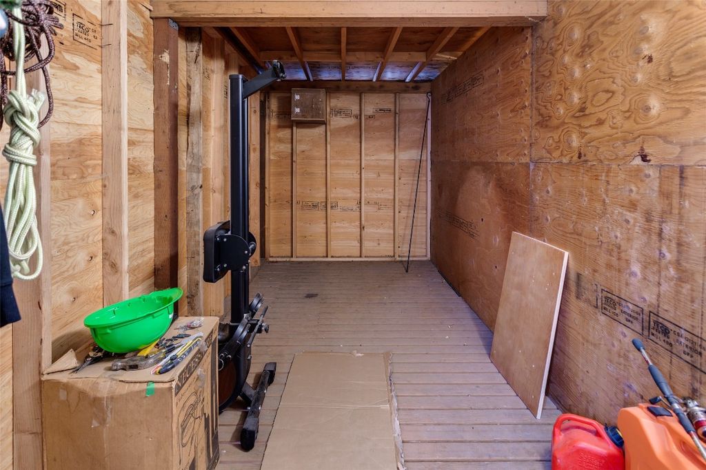 listing image 16513897635375552166