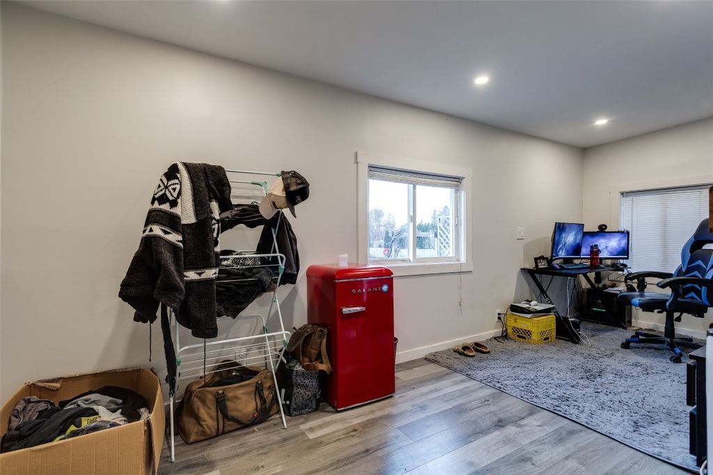 listing image 16515510373351016075