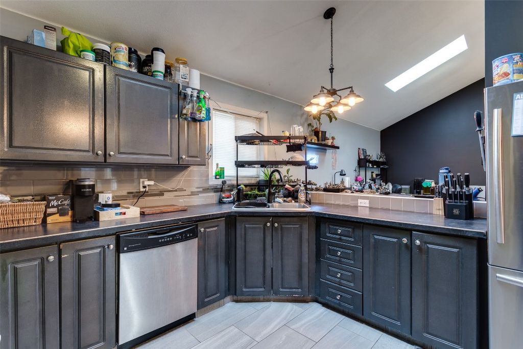 listing image 16513446071596234873