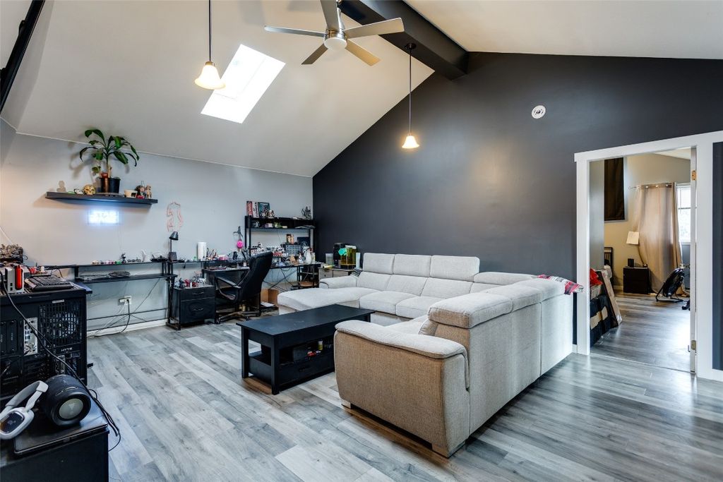 listing image 16513685484487325287