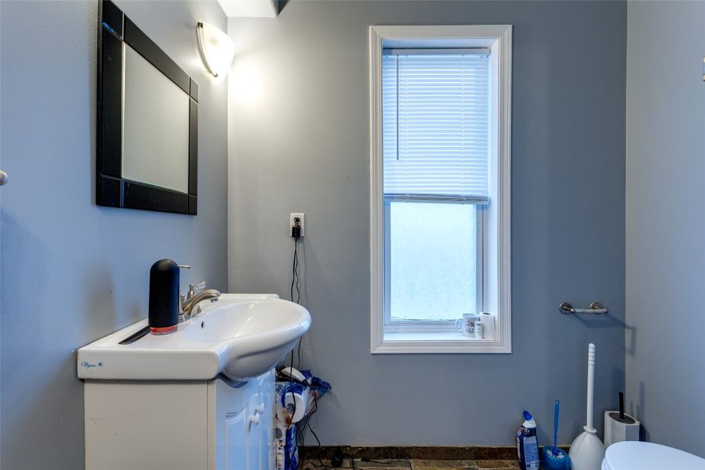 listing image 16515590623775433741