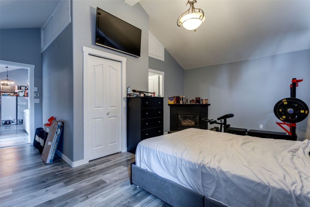 listing image 16518197121741688208