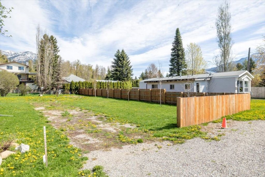 listing image 16519843450385622762