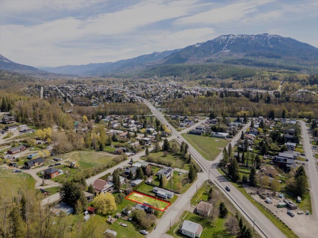 listing image 16518100279350385832