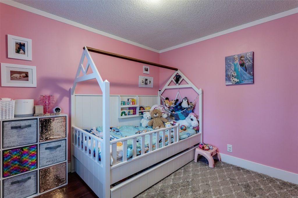 listing image 16513836872861873907