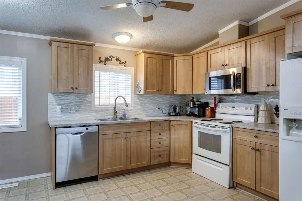 listing image 16516353403891489384