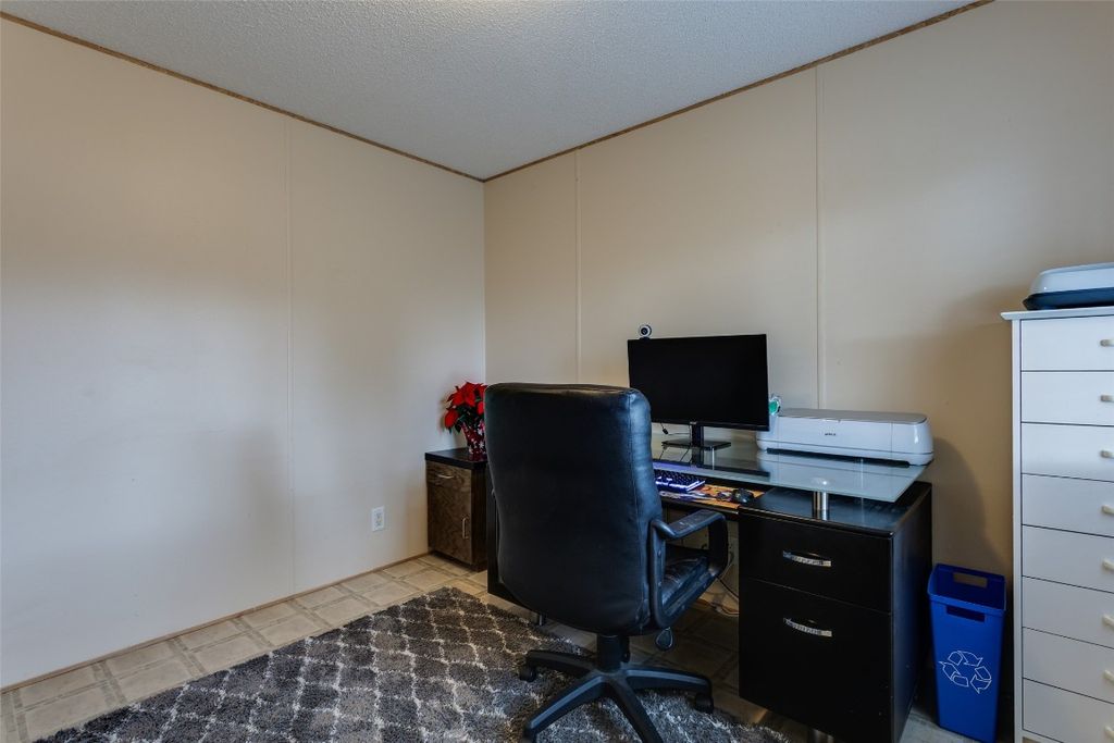 listing image 16518192170784375636