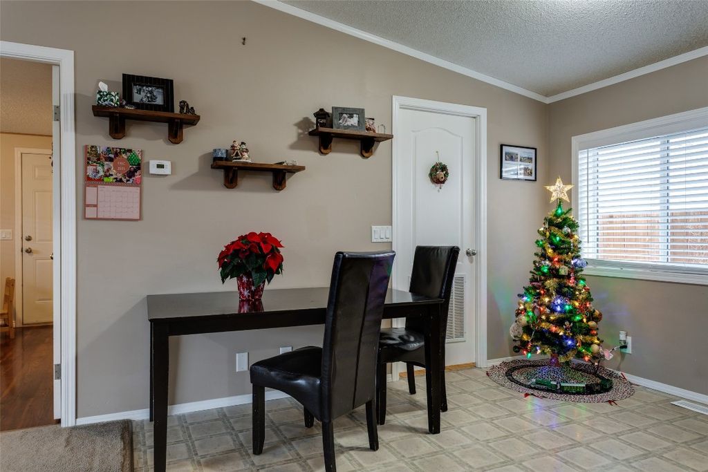 listing image 16517752111635738792