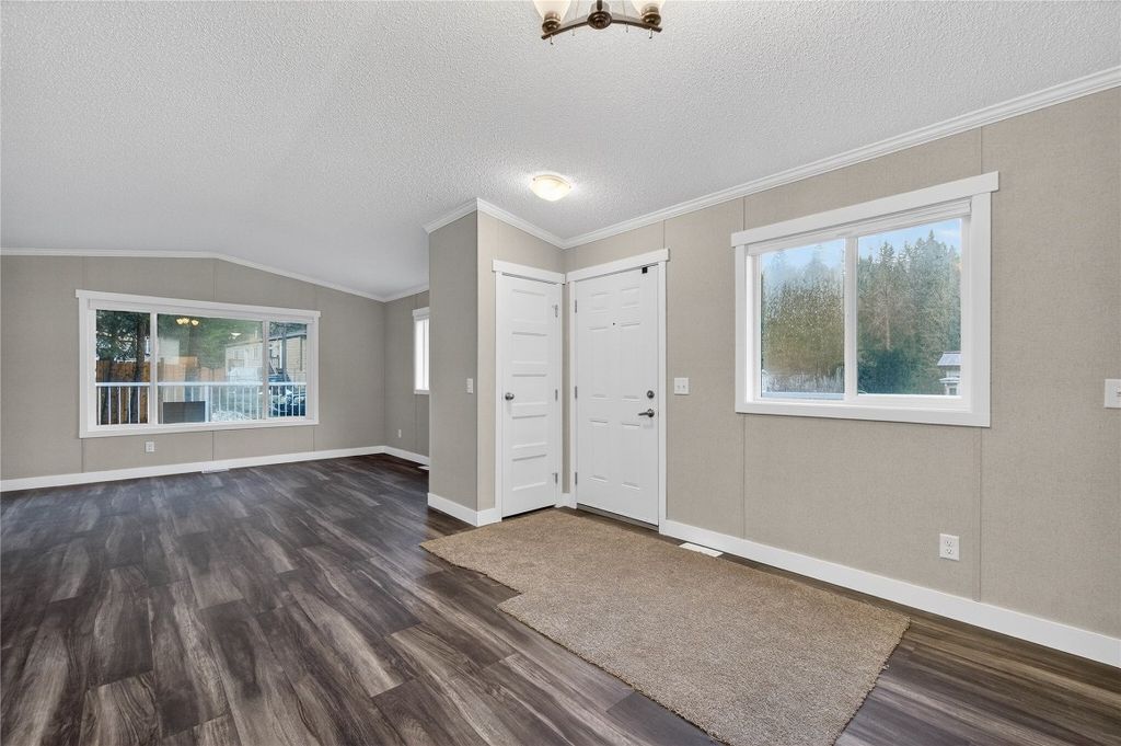 listing image 16512867864774472977