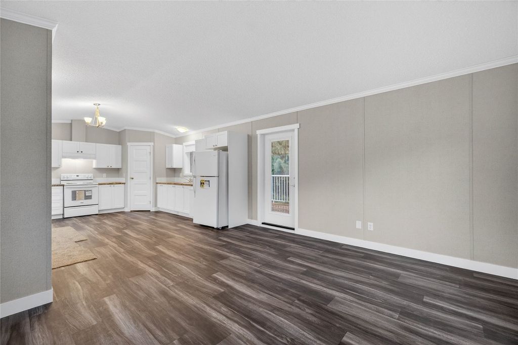 listing image 16510095488881180279