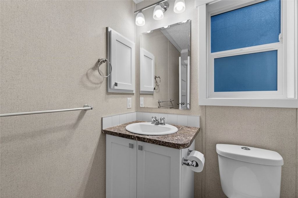 listing image 16514624794458564586