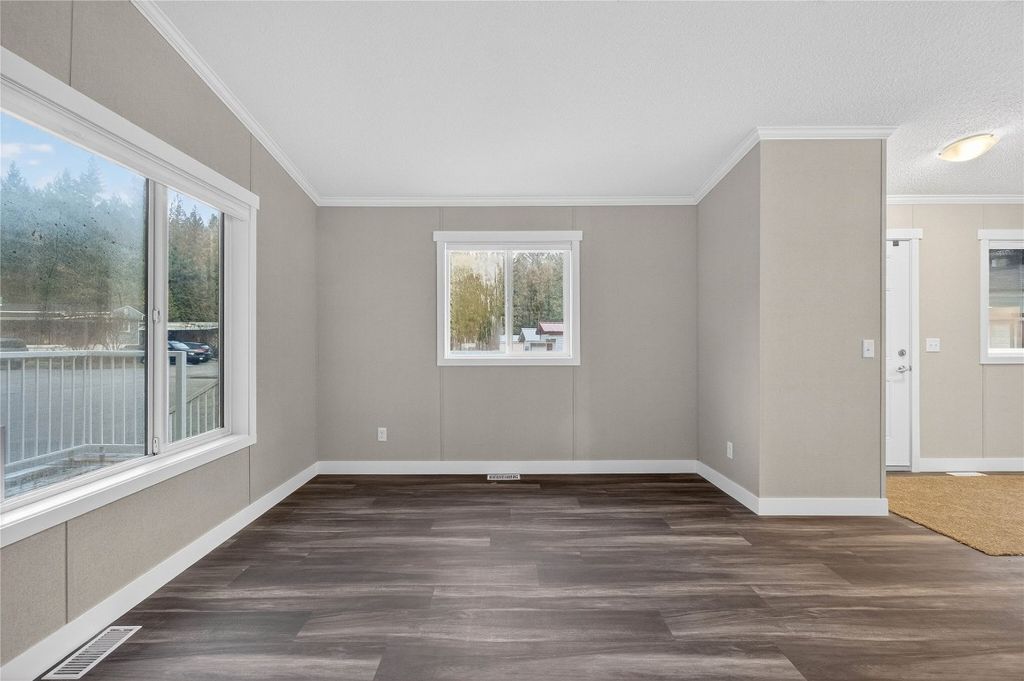 listing image 16516974318276743461