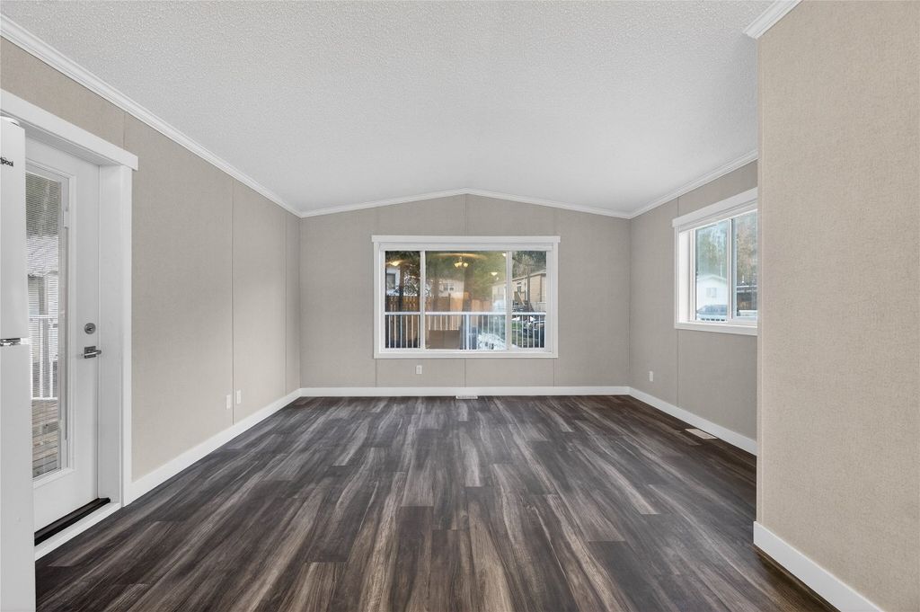 listing image 16519539084865353966