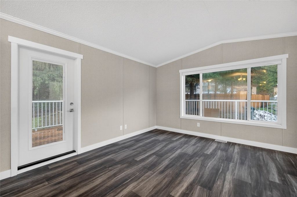 listing image 16515590189016166396