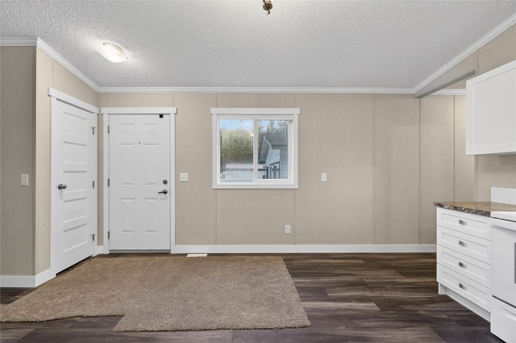 listing image 16518310866618557936