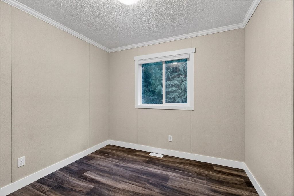 listing image 16513378578890289745