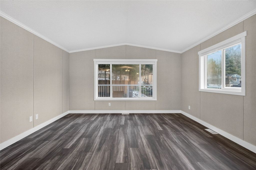 listing image 16511827578648376066