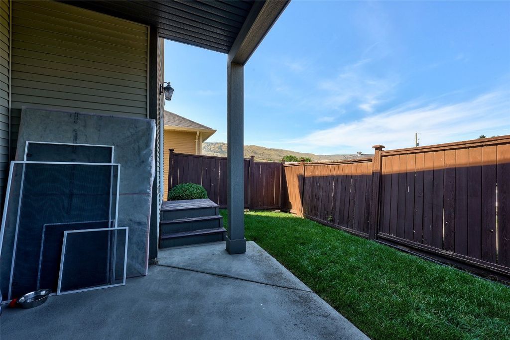 listing image 16516983755117244669