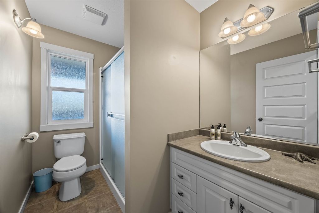 listing image 16518545513528752454