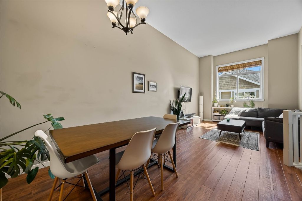 listing image 16518600528155447464