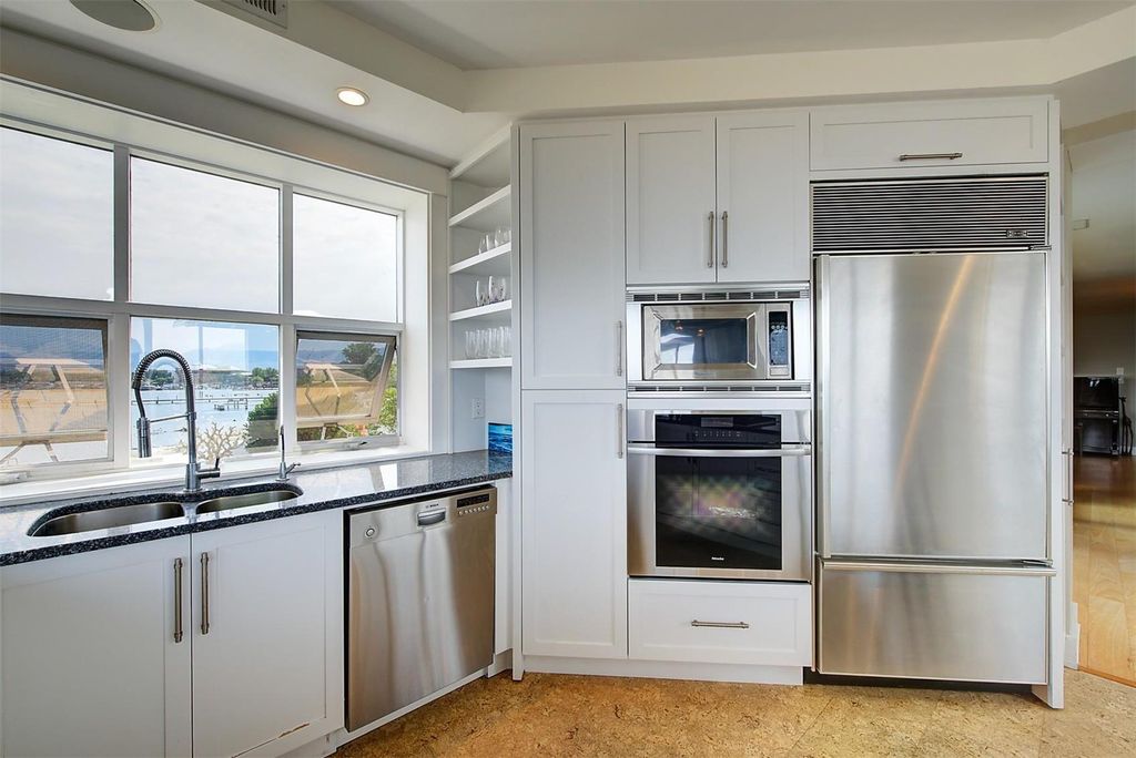 listing image 16510159673446742837