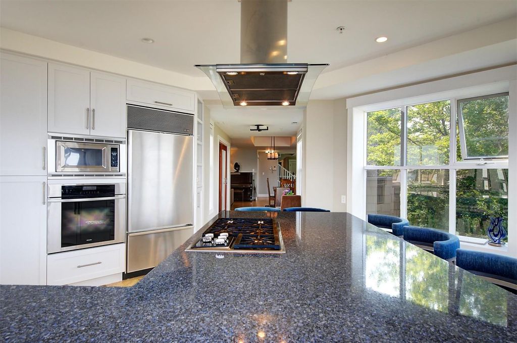 listing image 16516778117938473186