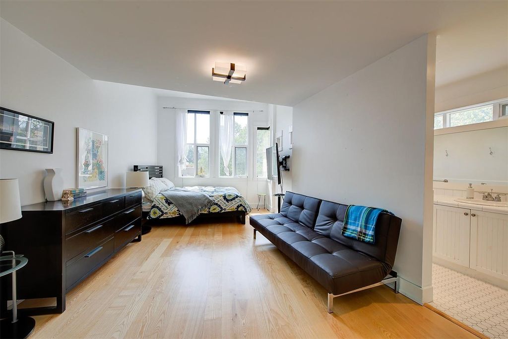listing image 16515736575299531885