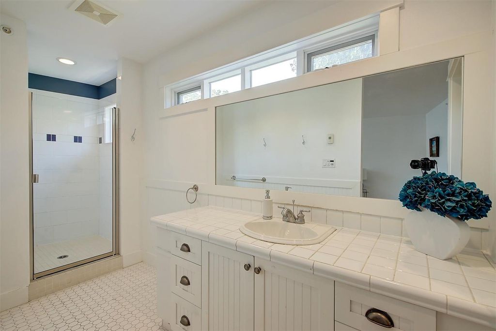 listing image 16518615913564599526