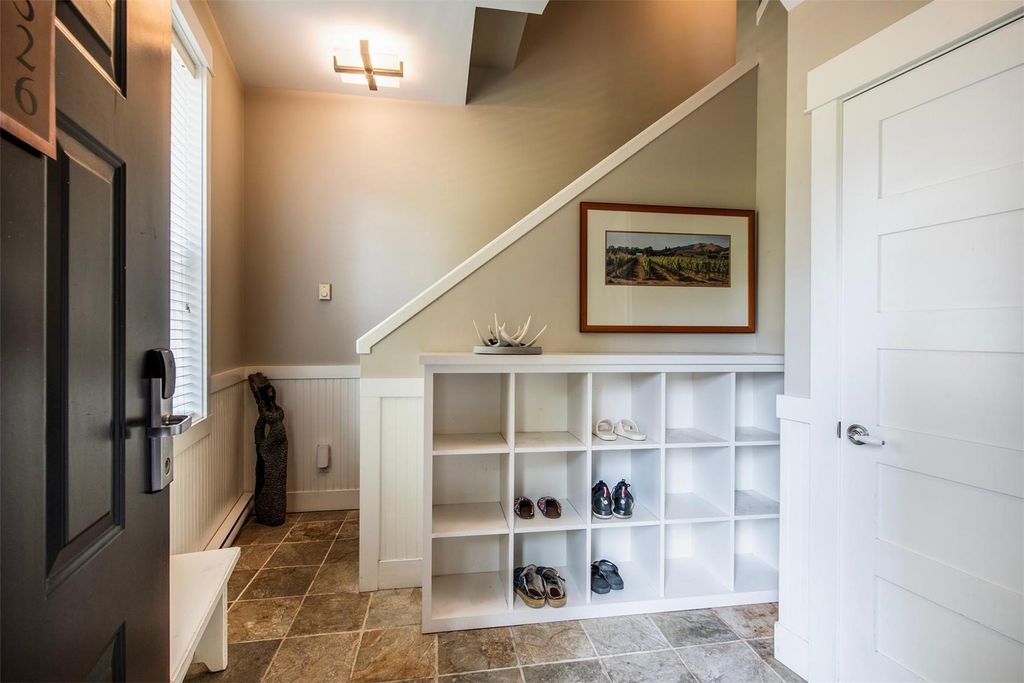 listing image 16511893488120333060