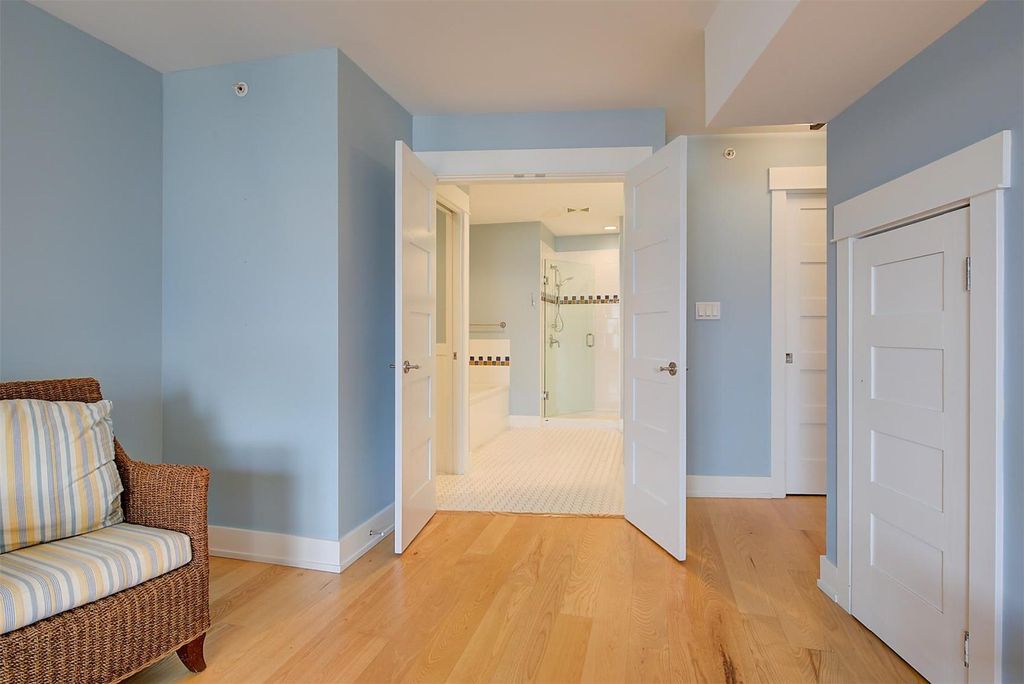 listing image 16515473040516635023