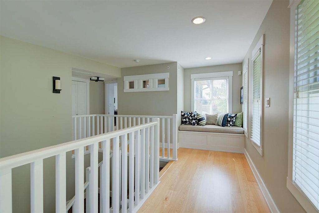 listing image 16515613939227231362