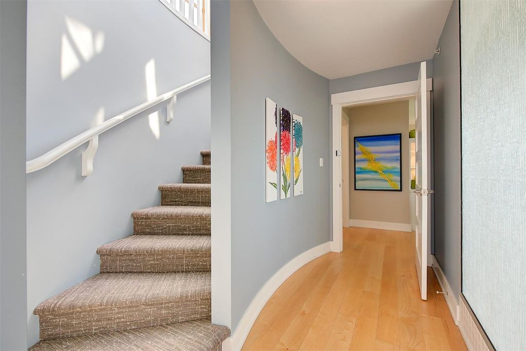 listing image 16510209699274760662