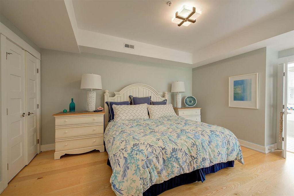 listing image 16512263329872881537