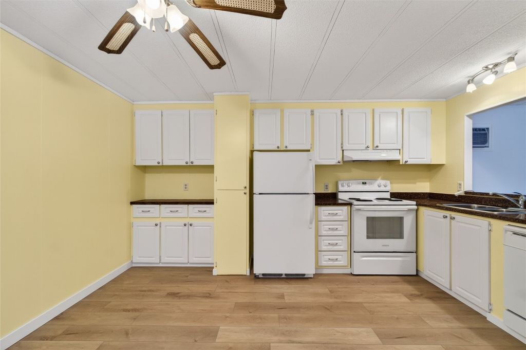 listing image 16515802107825070562