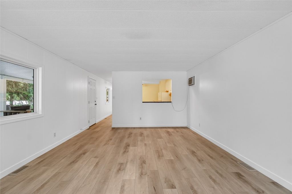 listing image 16514911097682496056