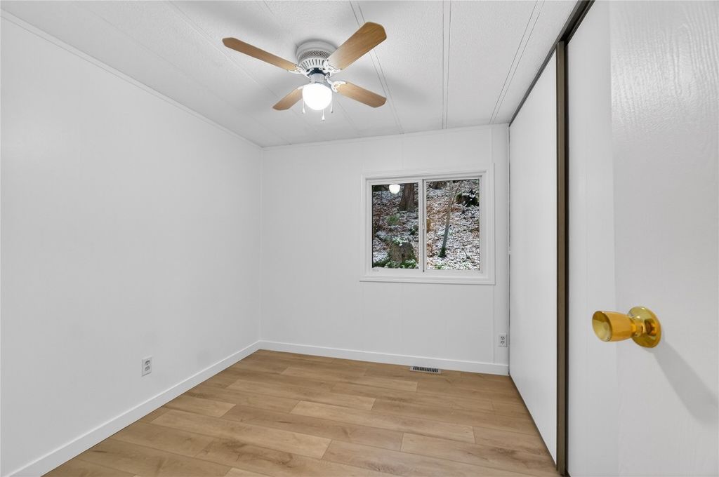 listing image 16519794010202404255