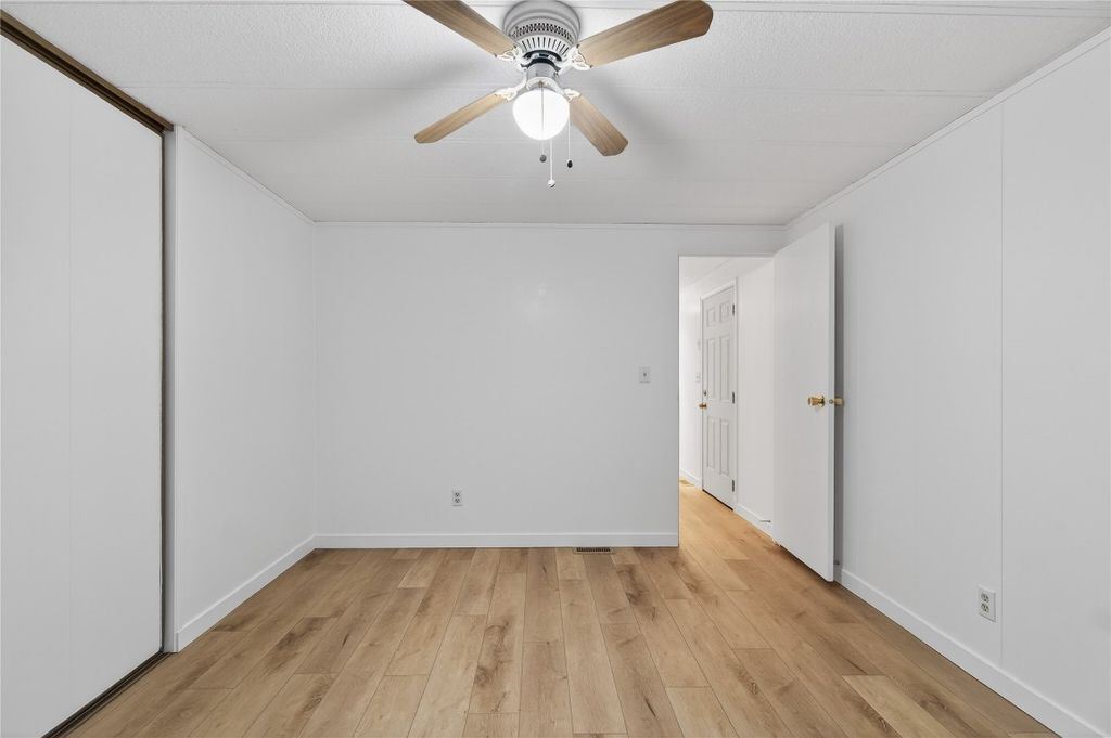 listing image 16512786817680691256