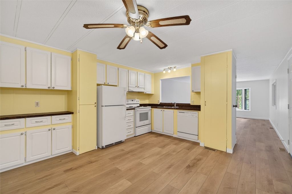 listing image 16514245761286119196