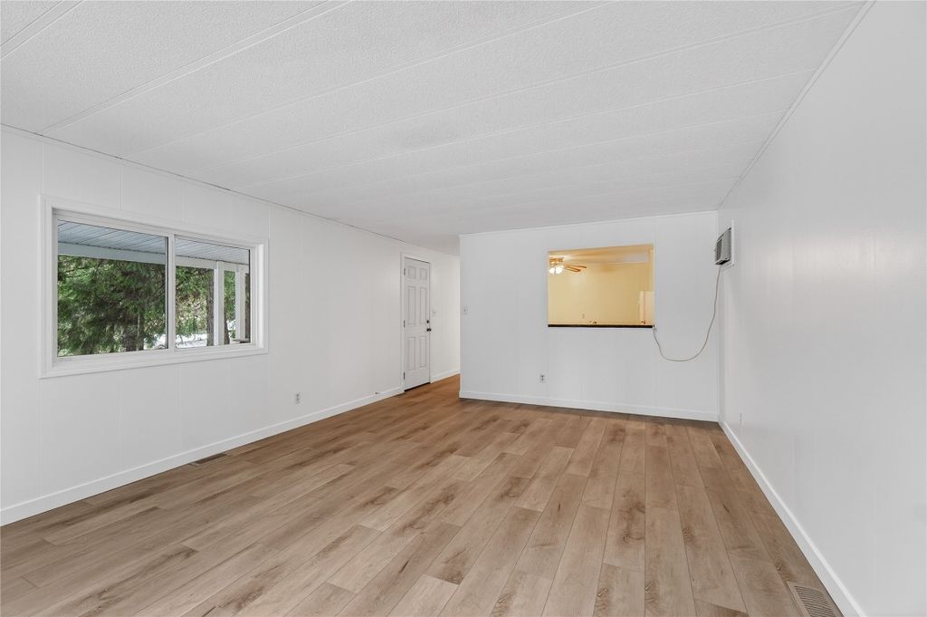 listing image 16510912963745296770