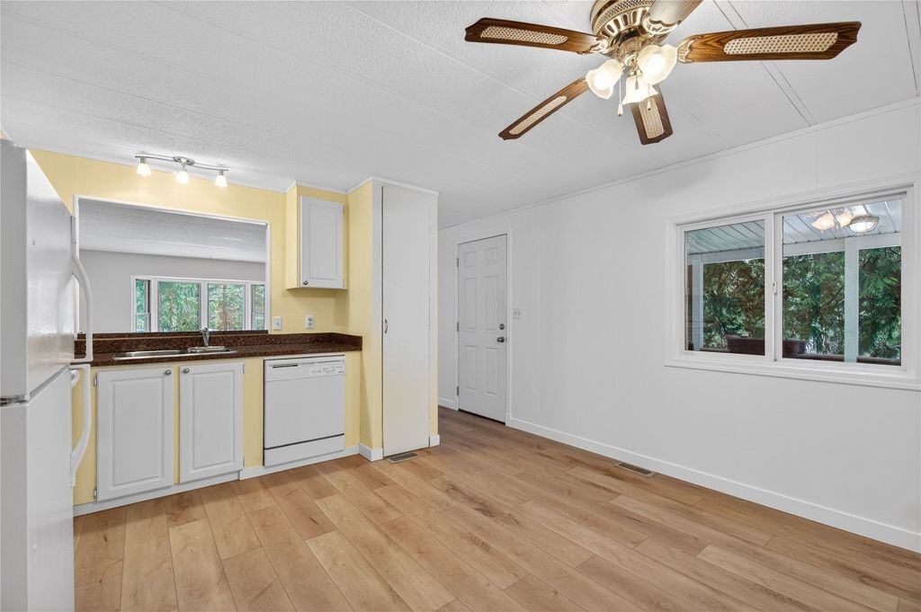 listing image 16514672518475442462