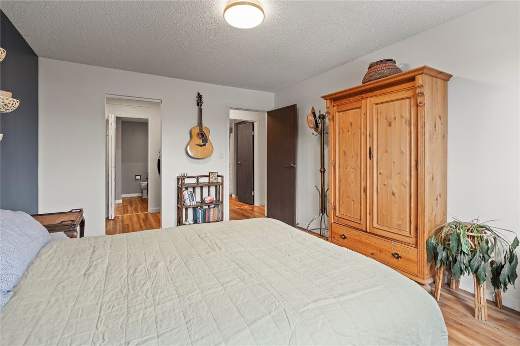 listing image 16515186303827845686