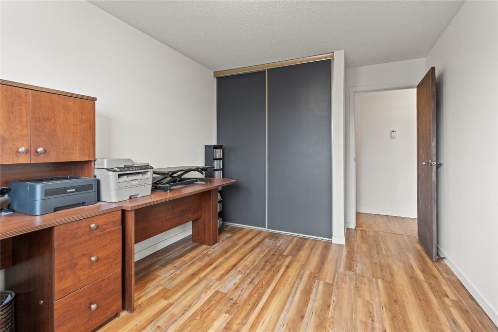 listing image 16514544894462617296