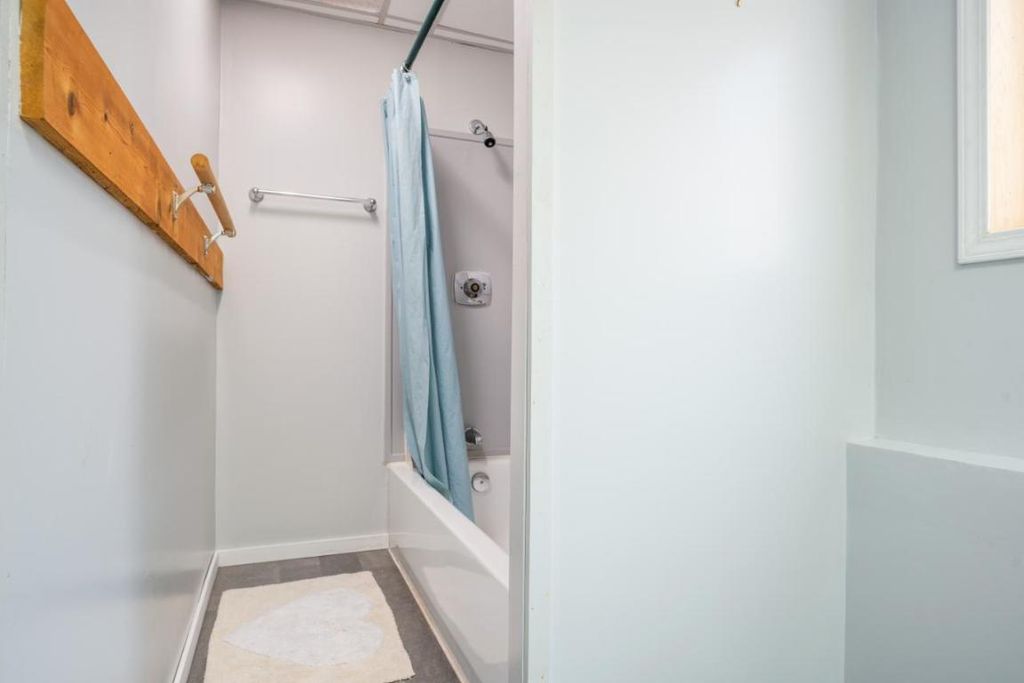 listing image 16516467464030317163