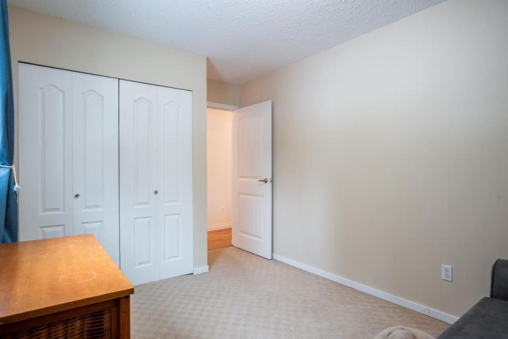 listing image 16513394233693284199