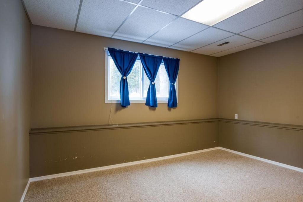listing image 16514177654142064207