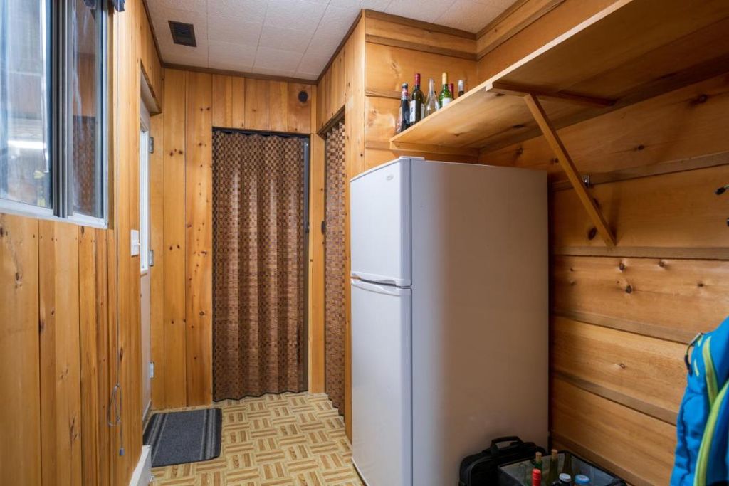 listing image 16510045988758364449