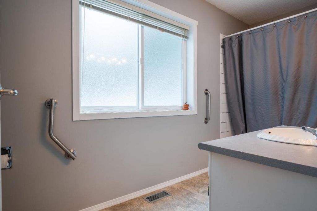 listing image 16513171592948485523