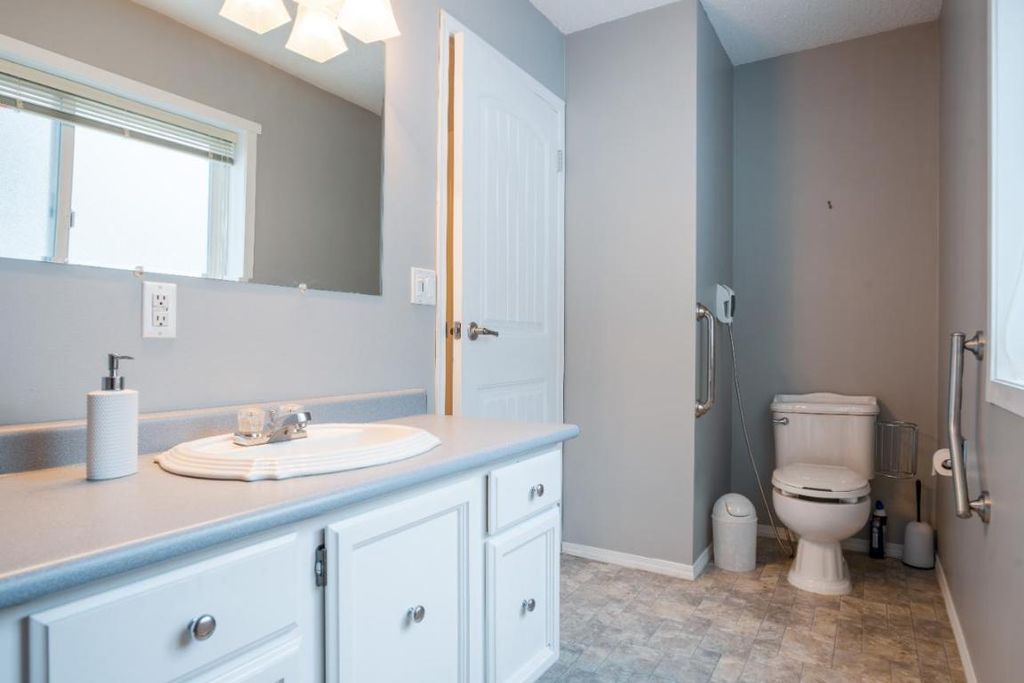 listing image 16516763875505547762