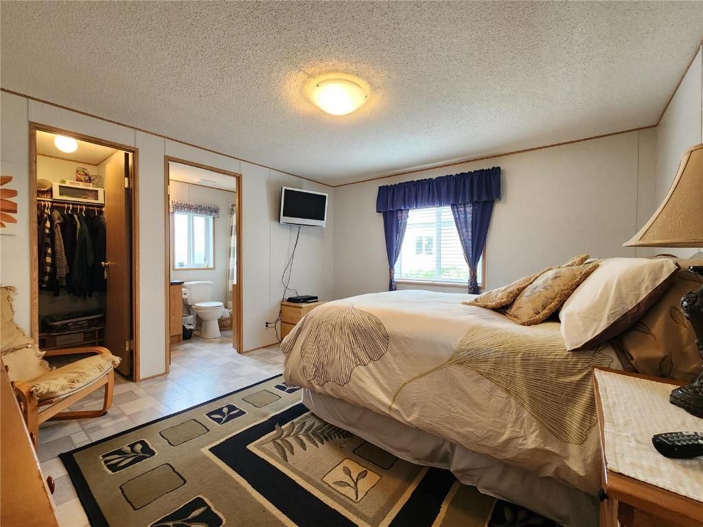 listing image 16514880320176520158