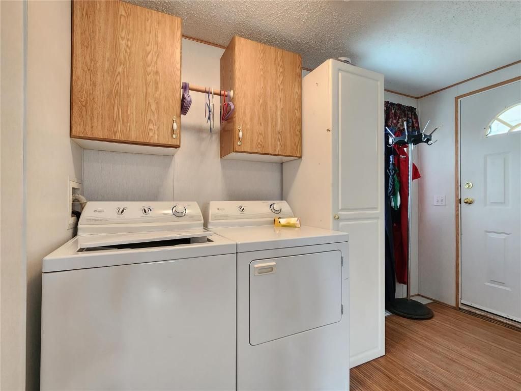 listing image 16513712682842420167